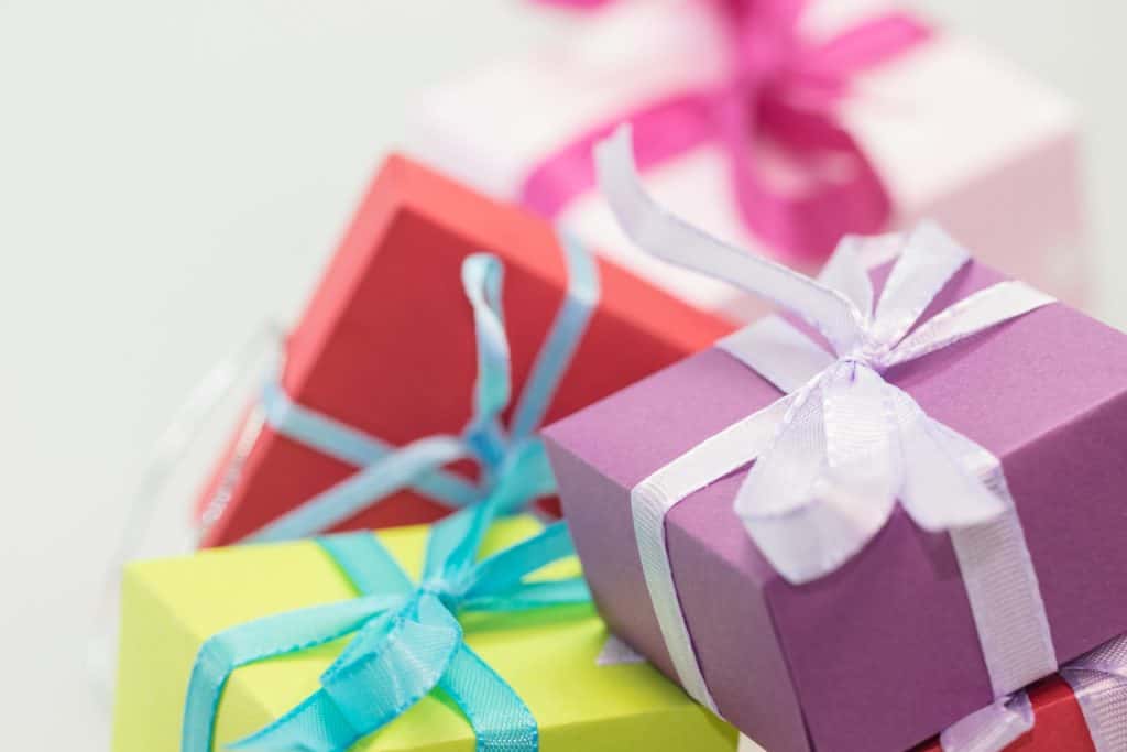 creative ways to say I love you through gifts
