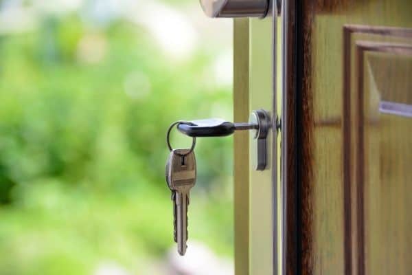 getting outside as a way for moms with anxiety to cope