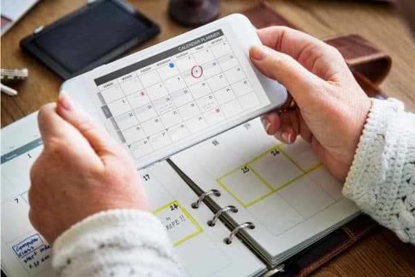 using your calendar to meal plan within a budget 